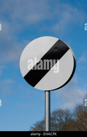 Nationalen Tempolimit Schild Stockfoto