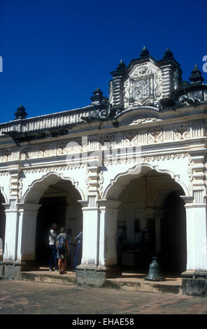 Hof der Universidad San Carlos de Guatemala oder San Carlos ESADE Antigua, Guatemala Stockfoto