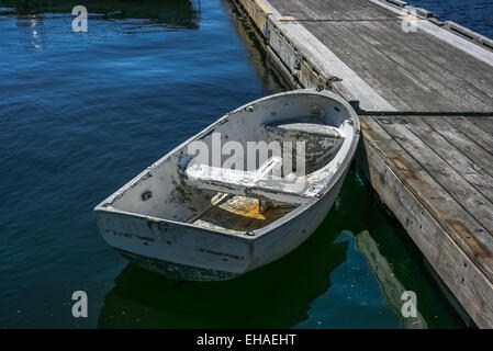 Boot im dock Stockfoto