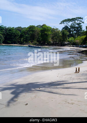 Eine Zeit zum Faulenzen am Strand von Puerto Viejo, Limon, Costa Rica. Stockfoto