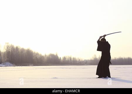 Japanischer Ninja Winter Porträt Stockfoto