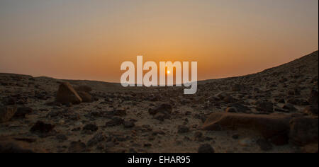 Wüste Sonnenaufgang. Fotografiert in der Judäischen Wüste, Israel Stockfoto