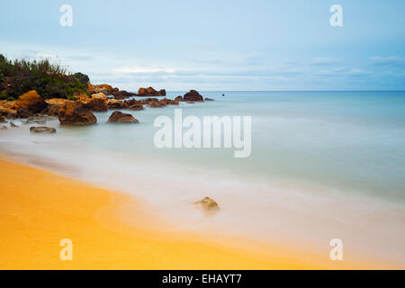 Mittelmeer Europa, Malta, Insel Gozo, roter sand Strand von Ramla Bay Stockfoto