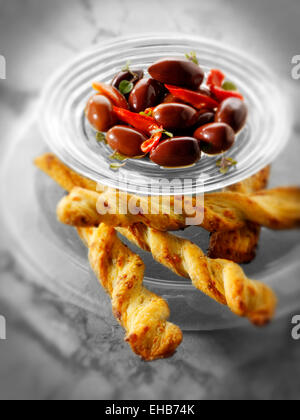 Kalamata-Oliven ein Brot-sticks snack Stockfoto