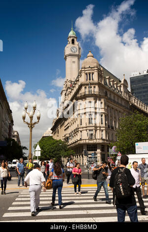 Argentinien, Buenos Aires, Avenida Presidente Julio A Roca, Fußgängerüberweg bei Stadt Parlamentsgebäude Stockfoto