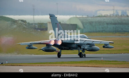 RAF GR4 Tornado ZA602 "Mac Roberts Revanche" von 15 Squadron basierend auf Lossiemouth Morayshire, Schottland.  SCO 9632. Stockfoto