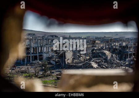 Ein Blick auf die Zerstörung in Ain al-Arab auch bekannt als Kobanê, die Straßen sind Schutt gefüllt und großer Teil der Stadt wurde verwüstet nannte man sie "Stalingrad", nach Monaten des Kämpfens und wilden Streiks gegen die Aufständischen Dschihad in Kobane Luft. © Jonathan Raa/Pacific Press/Alamy Live-Nachrichten Stockfoto