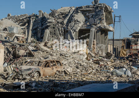 Ein Blick auf die Zerstörung in Ain al-Arab auch bekannt als Kobanê, die Straßen sind Schutt gefüllt und großer Teil der Stadt wurde verwüstet nannte man sie "Stalingrad", nach Monaten des Kämpfens und wilden Streiks gegen die Aufständischen Dschihad in Kobane Luft. © Jonathan Raa/Pacific Press/Alamy Live-Nachrichten Stockfoto