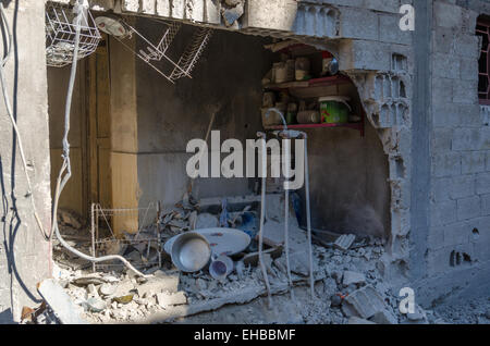 Ein Blick auf die Zerstörung in Ain al-Arab auch bekannt als Kobanê, die Straßen sind Schutt gefüllt und großer Teil der Stadt wurde verwüstet nannte man sie "Stalingrad", nach Monaten des Kämpfens und wilden Streiks gegen die Aufständischen Dschihad in Kobane Luft. © Jonathan Raa/Pacific Press/Alamy Live-Nachrichten Stockfoto