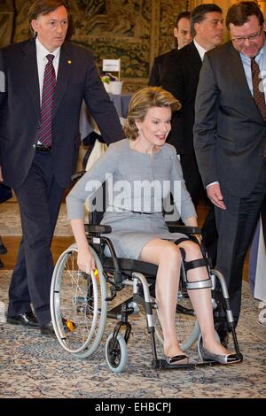 Brüssel, Belgien. 11. März 2015. Königin Mathilde von Belgien an der Konferenz auf finanzielle Allgemeinbildung in den Palais d ' Egmont in Brüssel, Belgien, 11. März 2015 teilnehmen. Der FSMA (Financial Services and Markets Authority in Belgien) veranstaltet diese Konferenz während der globalen Geld-Woche. Bildnachweis: Dpa picture Alliance/Alamy Live News Stockfoto