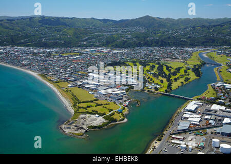 Hutt River, Petone, und Blick aufs Meer, Wellington, Nordinsel, Neuseeland - Antenne Stockfoto