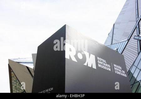 Ein Zeichen außerhalb der Royal Ontario Museum in Toronto. Stockfoto