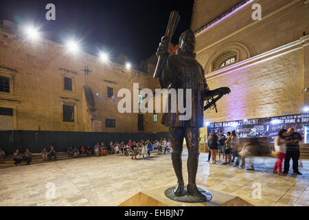 Mittelmeer Europa, Malta, Valletta, Statue von Großmeister Jean de Valette Stockfoto