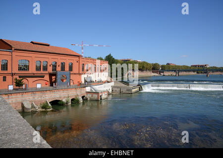 Bazacle Hydro-elektrischen Sperrfeuer oder Dam Wasserkraft oder Strom-Kraftwerk und Wehr am Fluss Garonne Toulouse Frankreich Stockfoto