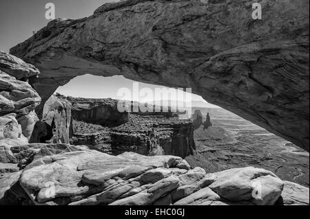 Canyonlands Nationalpark Mesa Arch B&W Stockfoto