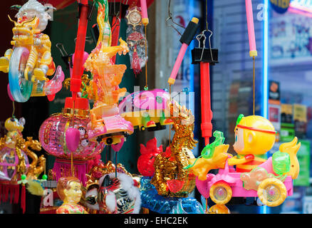 Spielzeug zum Verkauf in Chinatown in New York City. Stockfoto