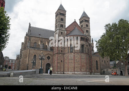 Die Basilika von St. Servatius, Vrijthof-Platz, Maastricht, Limburg, Niederlande. Stockfoto