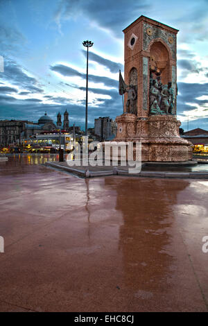 HDR-Ansicht der Republik-Denkmal am Abend am Taksim-Platz in Istanbul Stockfoto