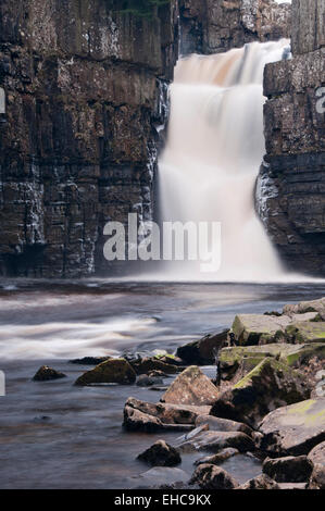 Hohe Kraft Wasserfall auf dem Fluss-T-Stücke, in der Nähe von Middleton-in-Teesdale, Teesdale, County Durham, England, Großbritannien Stockfoto