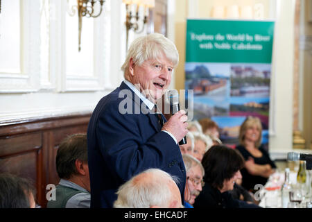 Stanley Johnson in den Oldie literarischen Mittagessen 03.10.15 Stockfoto