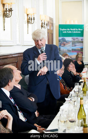 Stanley Johnson in den Oldie literarischen Mittagessen 03.10.15 Stockfoto