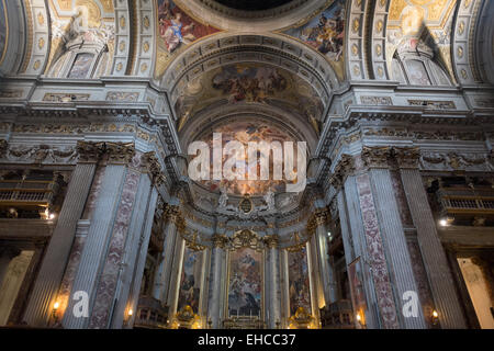 Die Kirche St. Ignatius von Loyola auf dem Campus Martius in Rom. (Chiesa di Sant'Ignazio di Loyola in Campo Marzio). Innenraum. Stockfoto