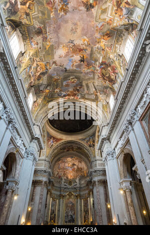 Die Kirche St. Ignatius von Loyola auf dem Campus Martius in Rom. (Chiesa di Sant'Ignazio di Loyola in Campo Marzio). Innenraum. Stockfoto