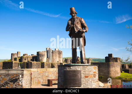 Tommy Kupfer Statue, Caerphilly Castle, Caerphilly Stockfoto