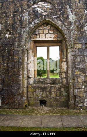 Ruine der St.-Martins Kirche, mittelalterliche Wüstung Wharram Percy, North Riding of Yorkshire, England Stockfoto