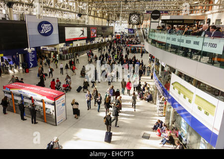 London Waterloo Railway Station Concourse, UK Stockfoto