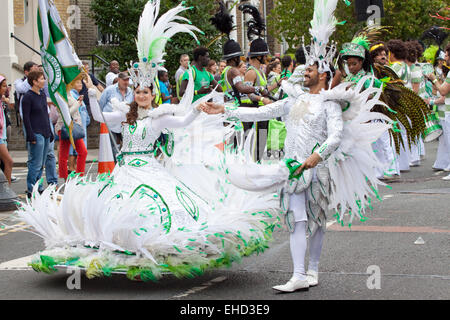 Die London Schule von Samba-König und die Königin am Hackney Karneval Stockfoto