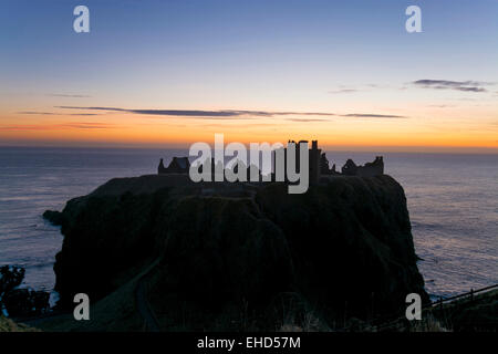 Dunnottar Castle Kincardineshire in der Nähe von Stonehaven mit Nordsee sunrise Stockfoto