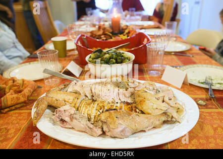 Abgebildet ist ein traditioneller Thanksgiving-Truthahn auf einem Tisch in New York city Stockfoto