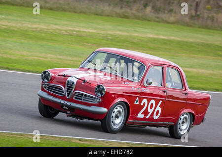 1959 Alfa Romeo Giulietta Ti mit Fahrer Tom Shephard, St. Mary es Trophy Rennen, 2014 Goodwood Revival, Sussex, UK. Stockfoto