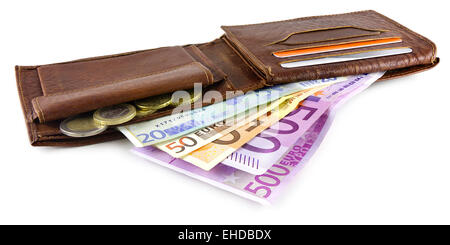 Ein Bündel von Euro-Banknoten und Münzen in eine braune Leder-Geldbörse Stockfoto