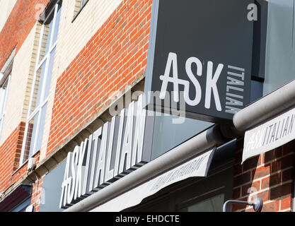 ITALIENISCHES RESTAURANT-ZEICHEN SOUTHEND-ON-SEA FRAGEN Stockfoto
