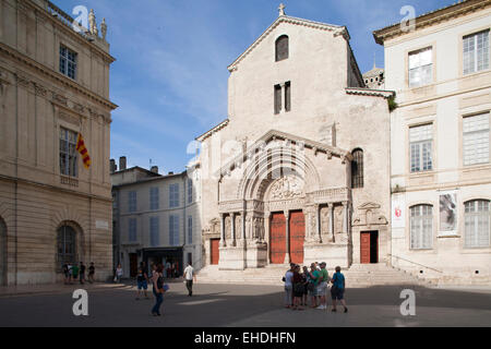 Saint-Trophime Kirche, place De La Republique, Arles, Camargue, Provence, Frankreich Stockfoto