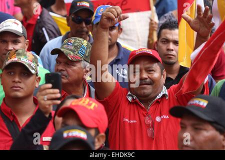 Caracas, Venezuela. 12. März 2015. Bewohner nehmen Sie Teil an einem 'Anti-imperialistische'-Marsch in Caracas, Venezuela, am 12. März 2015. Einwohner in Caracas und anderen Regionen von Venezuela nahmen an Demonstrationen am Donnerstag um nationale Souveränität zu verteidigen und venezolanische Regierung zu unterstützen, nachdem US-Präsident Barack Obama am Montag eine Ausführungsverordnung venezolanischen Beamten über Menschenrechtsverletzungen und Korruption, laut Lokalpresse zusätzliche Sanktionen ausgestellt. © Gregorio Teran/AVN/Xinhua/Alamy Live-Nachrichten Stockfoto