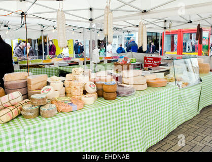 Käse an der Canterbury italienische Marktstand Stockfoto