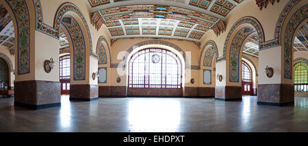 Panorama Innenansicht des historischen Bahnhof Haydarpasa erbaute klassizistische Struktur Stockfoto