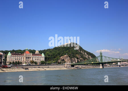 Freiheitsbrücke in Budapest Stockfoto