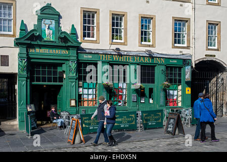 Das White Hart Inn, im Bereich Grassmarket von Edinburgh, Scotland, UK. Stockfoto