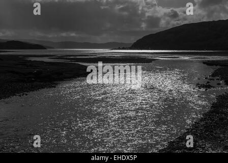 Ein schwarz-weiß Bild von Loch ich auf der Isle Of Skye Inneren Hebriden, Schottland Stockfoto