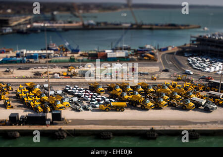 Southamptons Eastern Docks, Blick nach Süden. Bild zeigt Autos und JCB ist Export erwartet. Bild Datum: Samstag, 7. März 2015. P Stockfoto