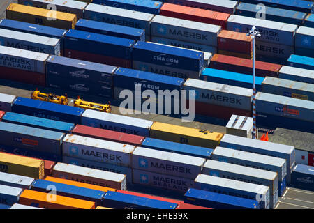 Stapel von Containern in Thorndon Containerterminal, Wellington, Nordinsel, Neuseeland - Antenne Stockfoto