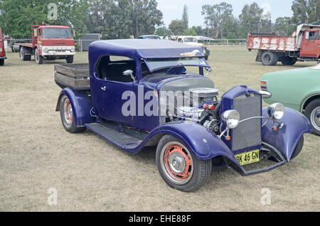 Hot Rod Ford Pick-up LKW benötigen einige TLC ausgestellten Kootingal Australien Stockfoto