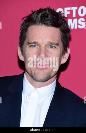 New York, NY, USA. 12. März 2015. Ethan Hawke im Ankunftsbereich für SEYMOUR: AN INTRODUCTION Premiere von Filmen auf dem Dach und PIPER-HEIDSIECK, Inside Park in St. Barts, New York, NY 12. März 2015 vorgestellt. Bildnachweis: Gregorio T. Binuya/Everett Collection/Alamy Live-Nachrichten Stockfoto