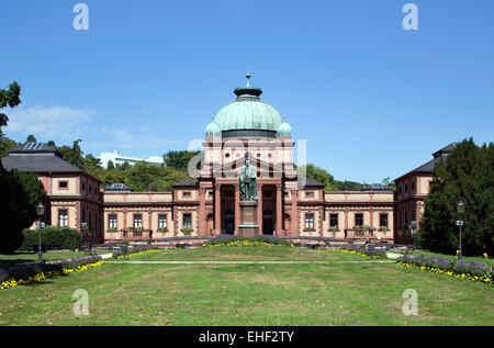 Das Bade-Und Theraphiehaus Im Bad Homburger Kurpark Wurde 1887-90 als Fürstenbad Nach Plänen von Louis Jacobs Erbaut. Vor Dem G Stockfoto