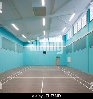 Sporthalle in Lansdowne Secure Kinderheim, ausgeführt von East Sussex County Council, Hailsham, Sussex Stockfoto