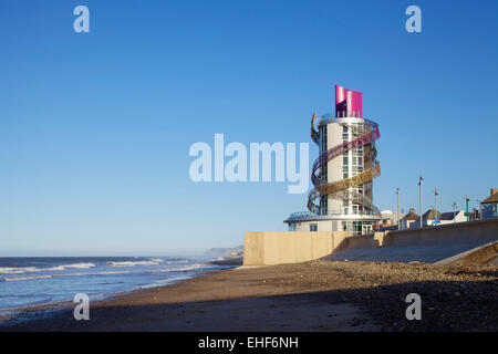 Willmott Dixon gebaut haben eine neue vertikale Pier an der Esplanade in Redcar Redcar und Cleveland Rat, North Yorkshire Stockfoto